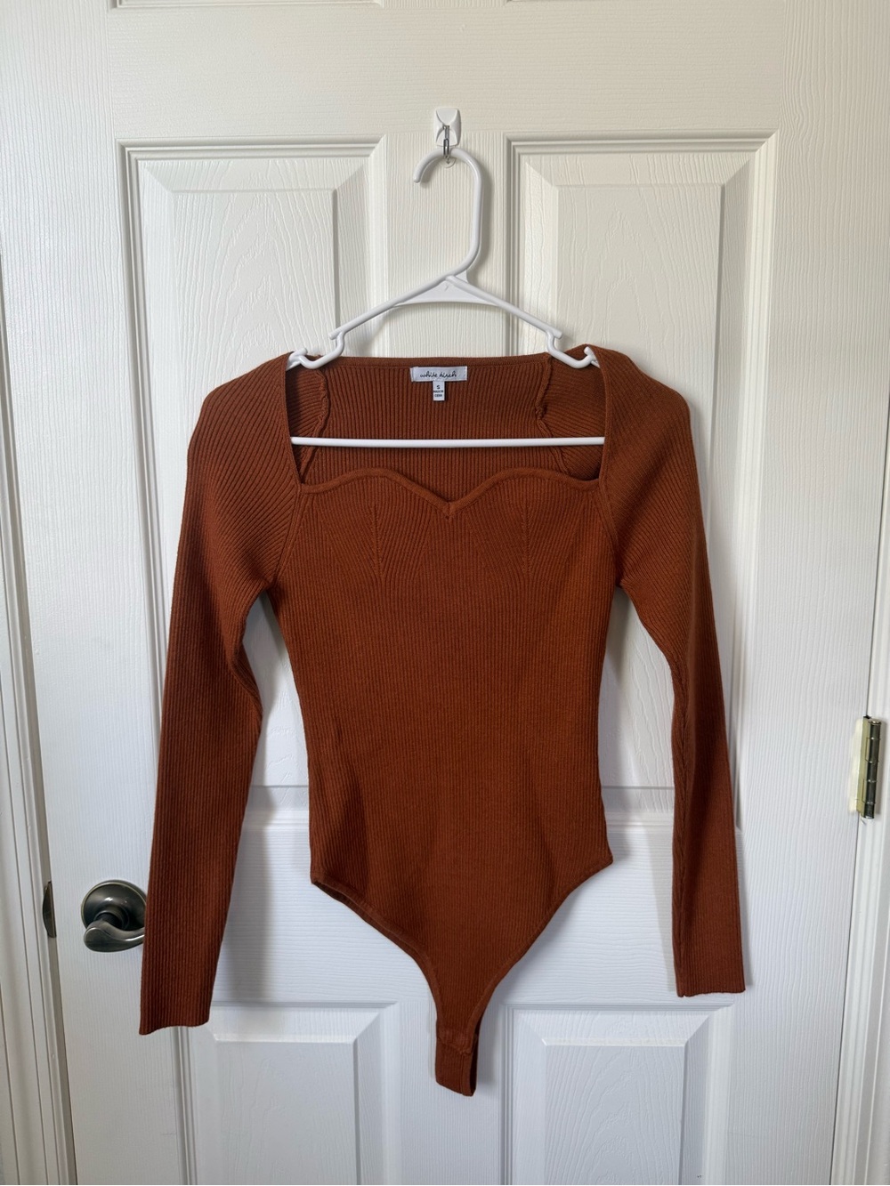 white birch Ribbed Sweetheart Neck Long-Sleeve Bodysuit in Rust